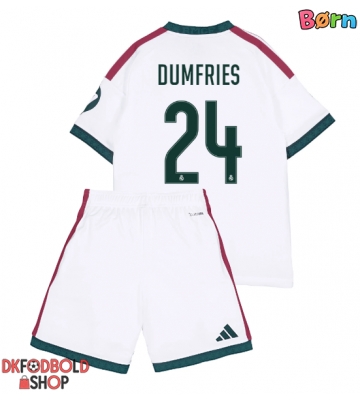 Real Madrid Denzel Dumfries #24 Hjemmebanesæt Børn 2026-27 Kort ærmer (+ korte bukser)